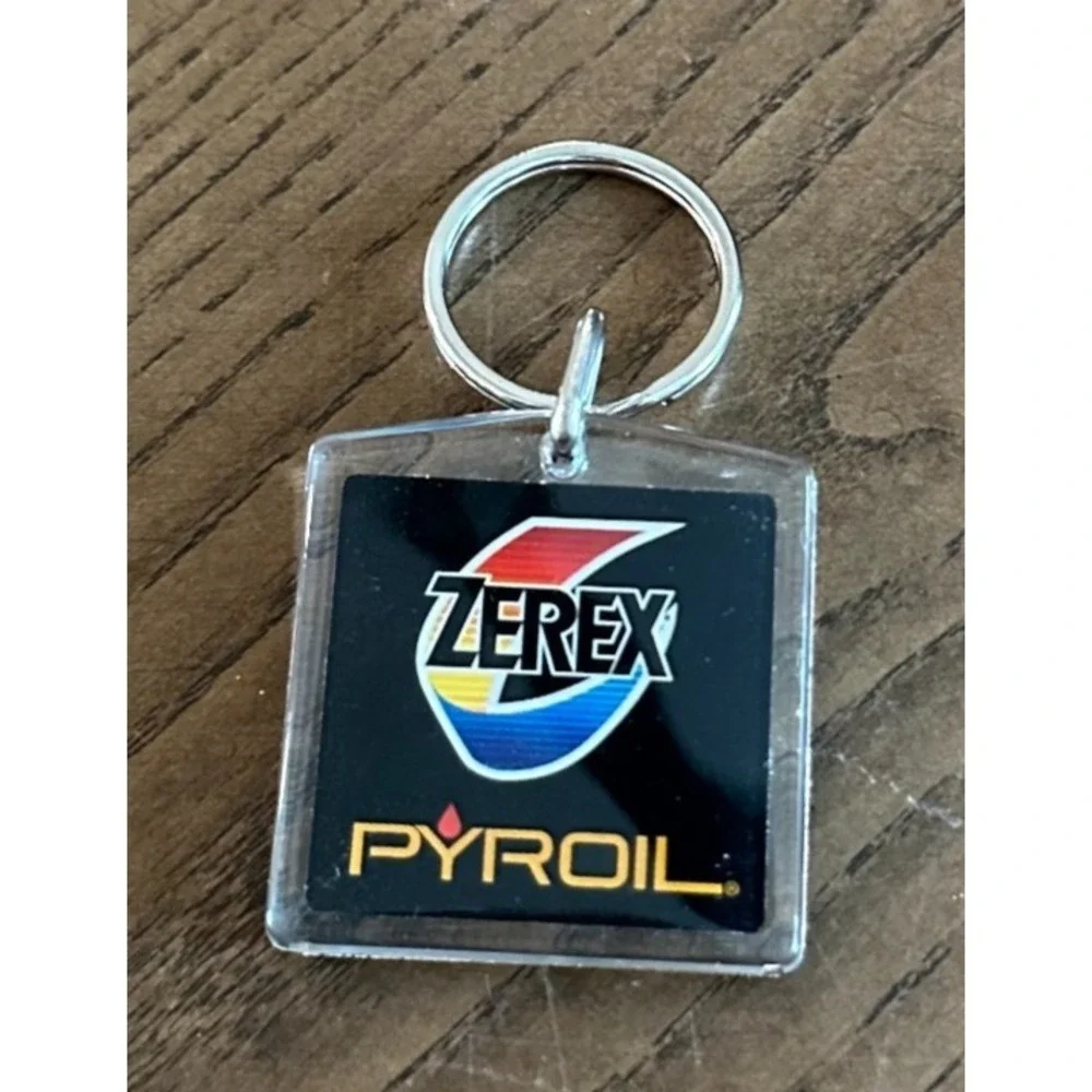 Vintage Valvoline Zerex Pyroil Motor Oil Advertising‎ Keychain Auto Collector